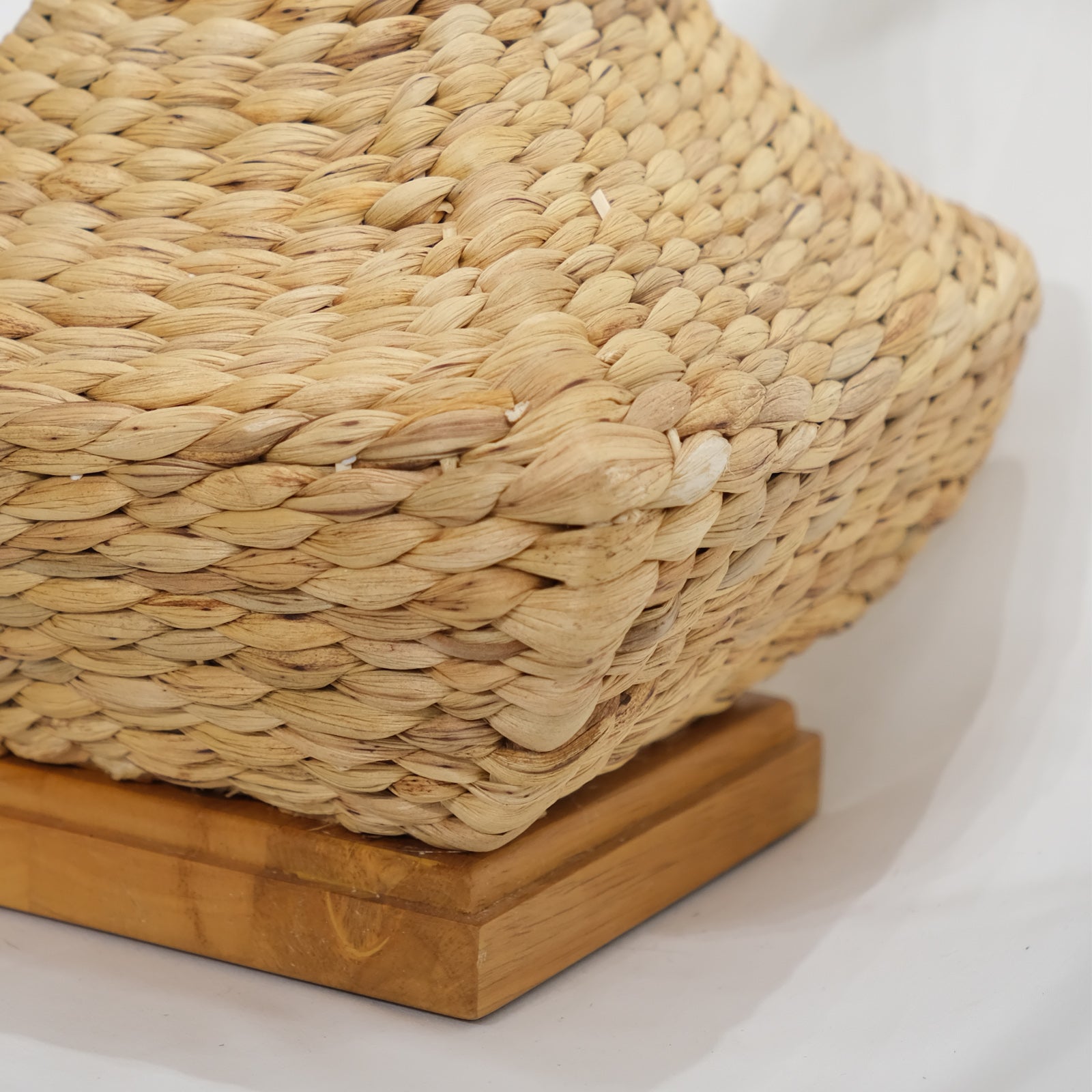 Frisange Wicker/Rattan Table Lamp